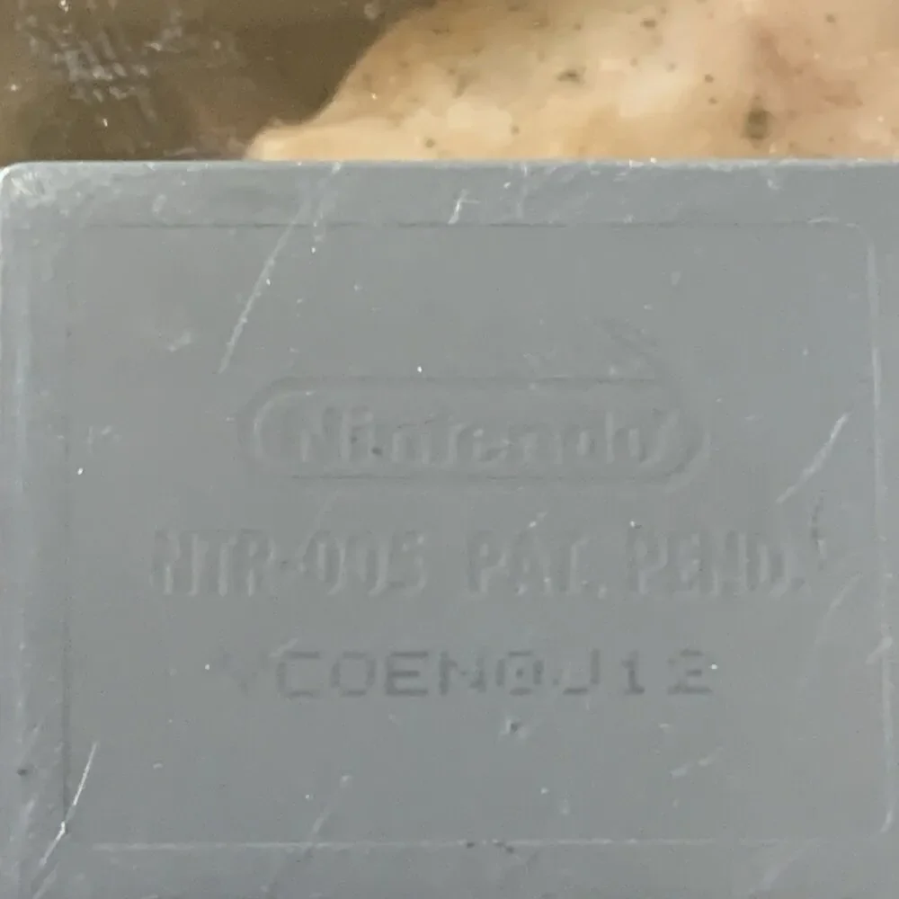 Nintendo product cartridge